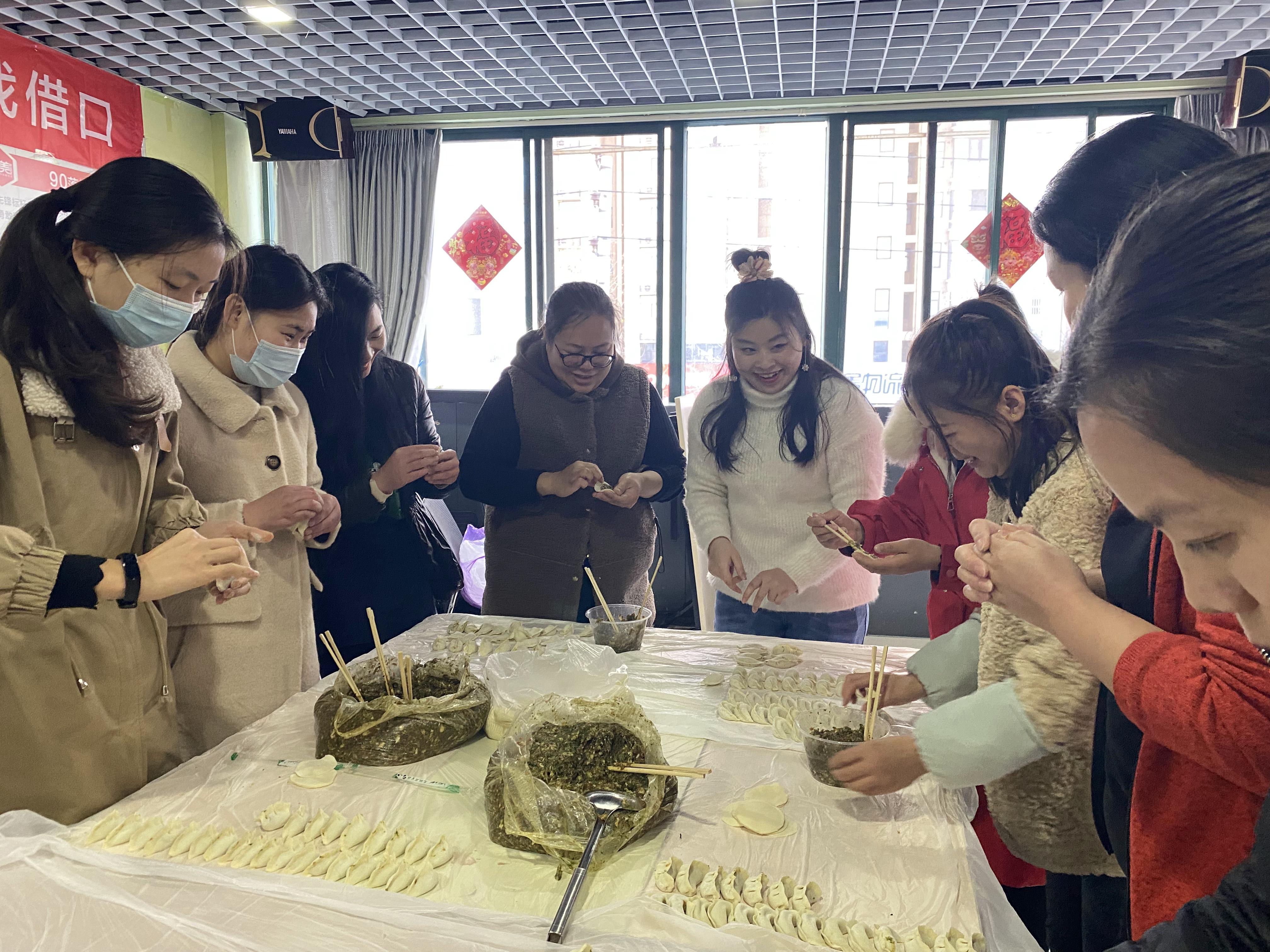 唯美標識全體家人祝大家：冬至快樂！